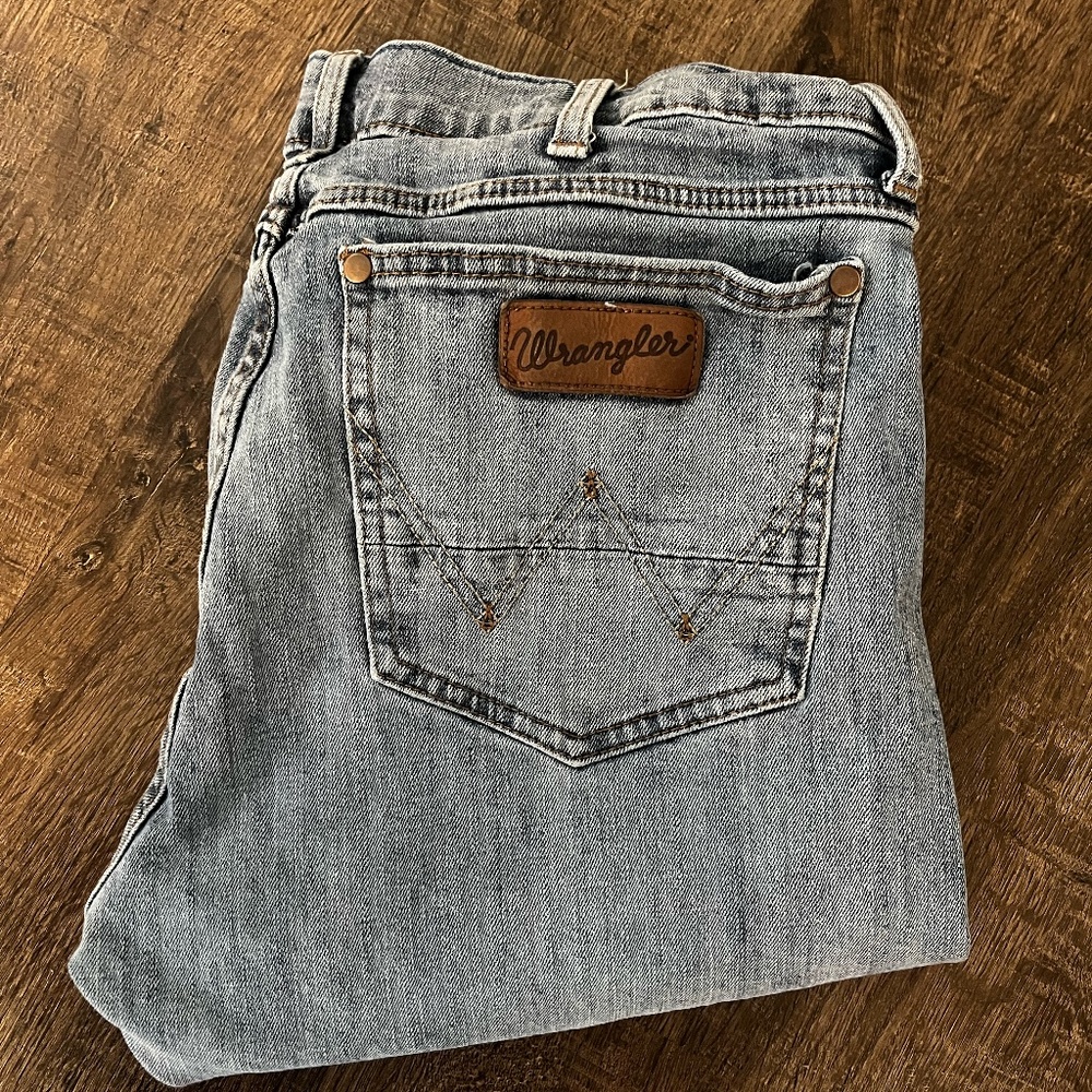 Wrangler Retro Slim Straight Jeans